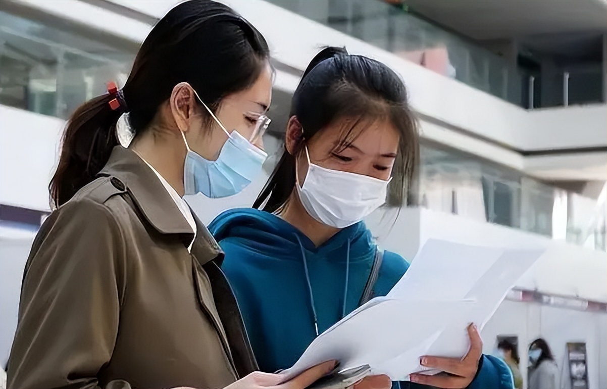 2022年本科“红牌”专业出炉，就业已亮起红灯，恐毕业即失业？