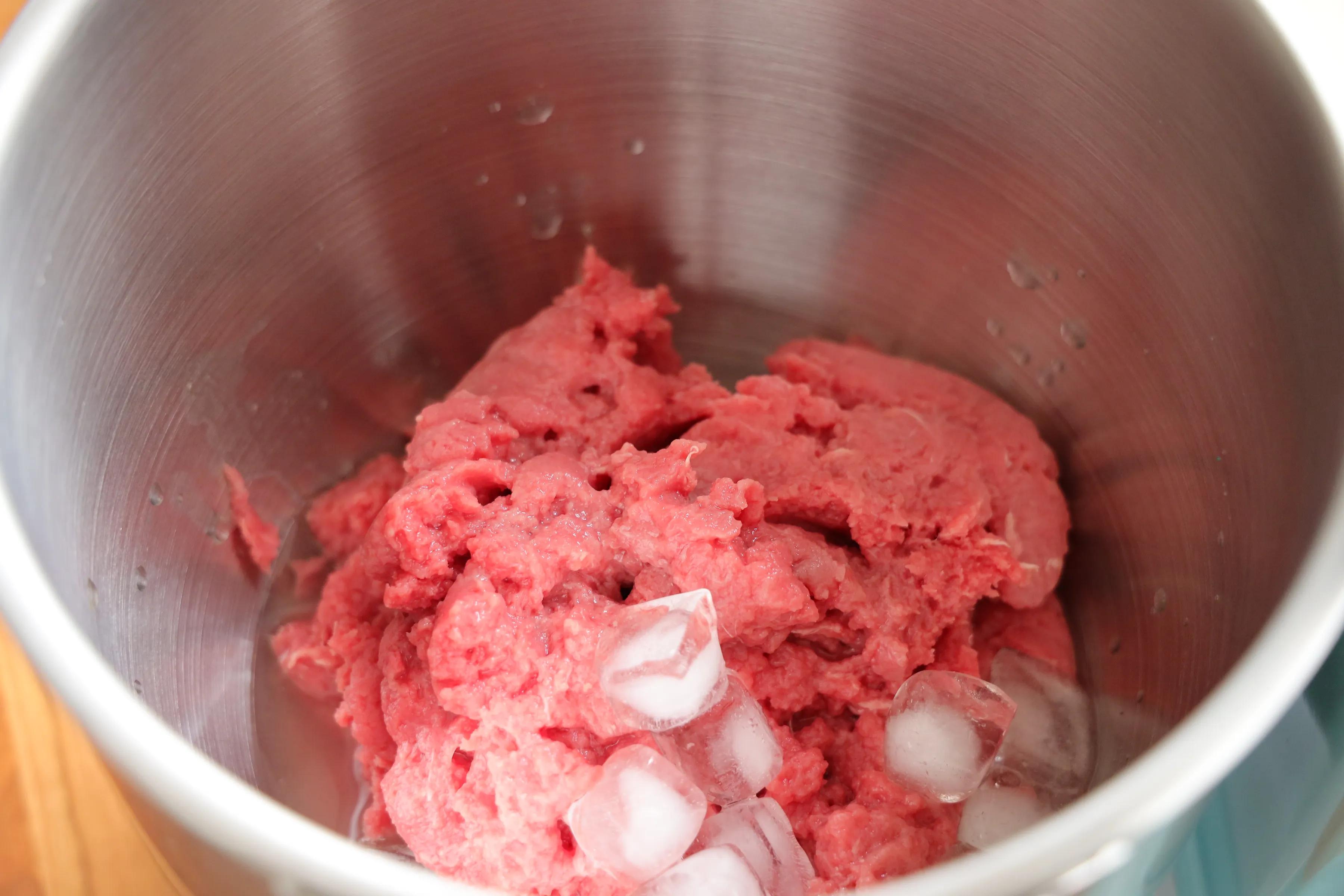 过年了，自制牛肉丸，Q弹有嚼劲，做汤涮火锅绝了，无添加更放心