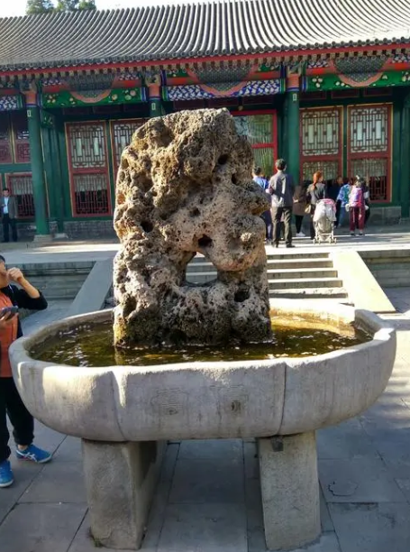 恭王府有一块停云石，因为一场变故，它已经无法复现当年的奇景了