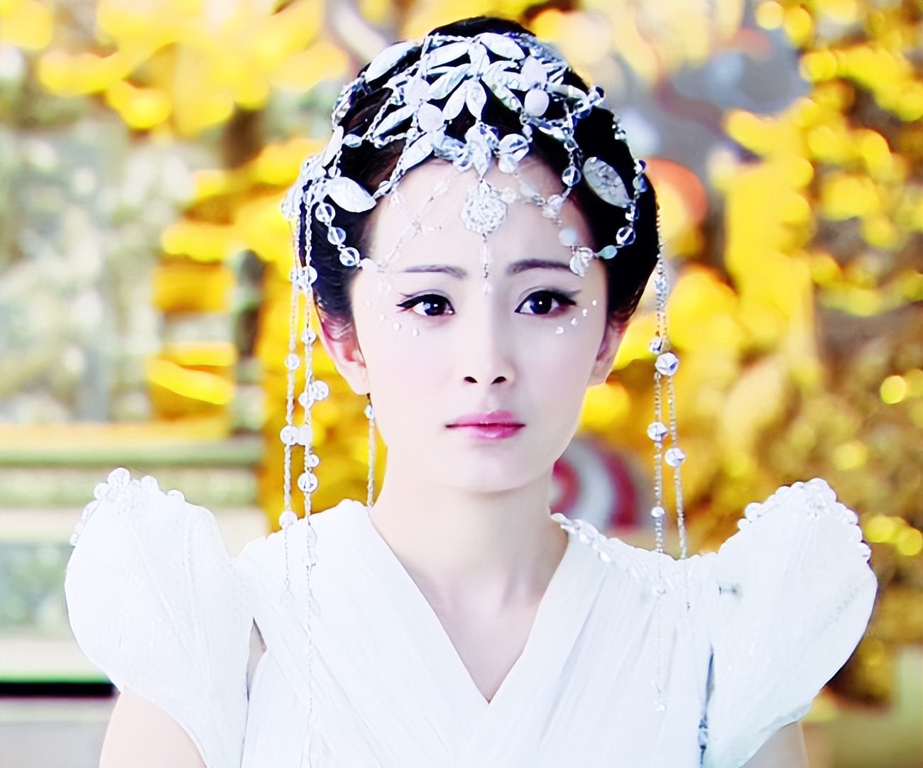 唐嫣的紫萱，白冰的莲姬，杨幂的夕瑶，统统输给了她