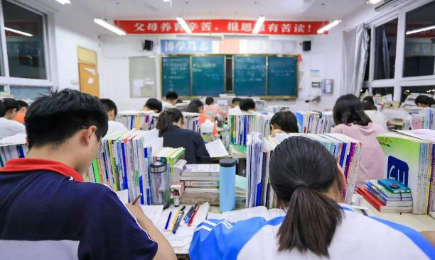 2021年四位很励志的“女性素材”，值得写进高考作文，可锦上添花