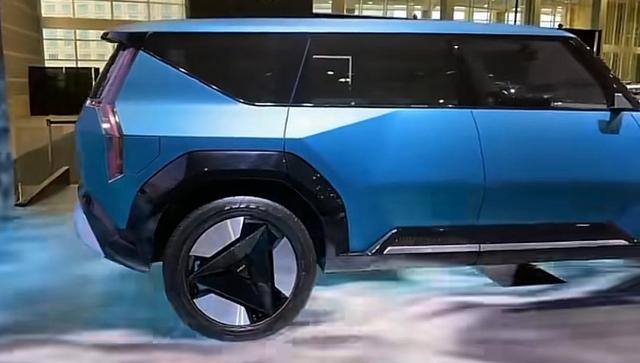 起亚版“唐EV”来袭，新能源又一搅局者，轴距3.1米，30万取代BYD