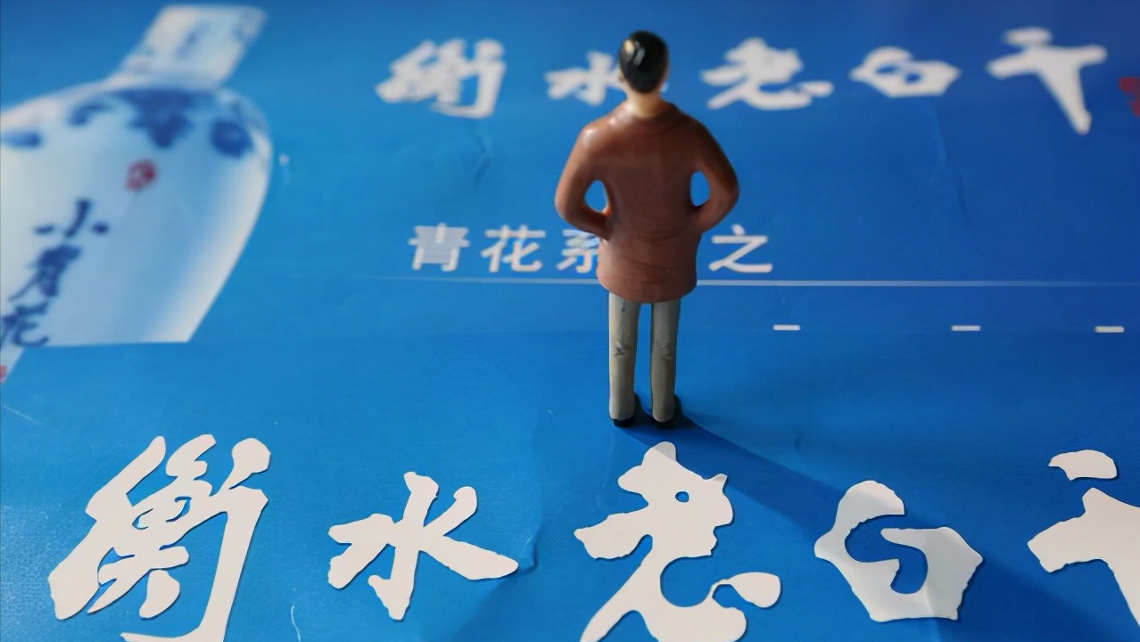 火车上让带酒吗？最多能带几瓶？除了不能超重外，还要注意这几点