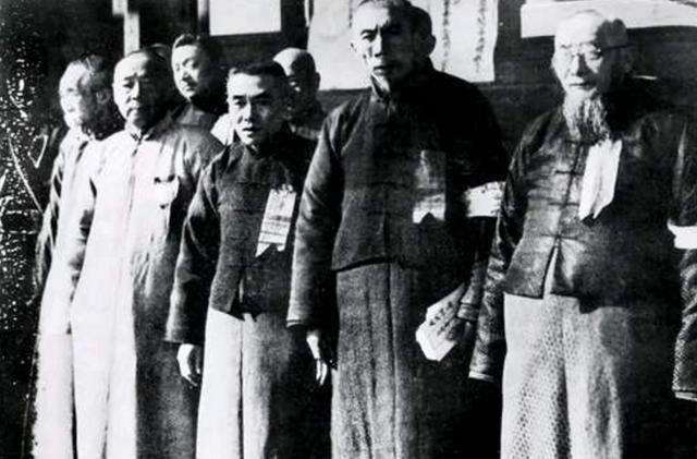 南京被日军攻陷，大汉奸陶锡三宴请日军军官，女儿姨太太无辜遭殃