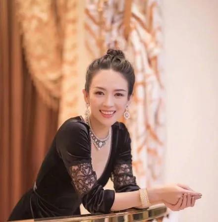 女明星章子怡