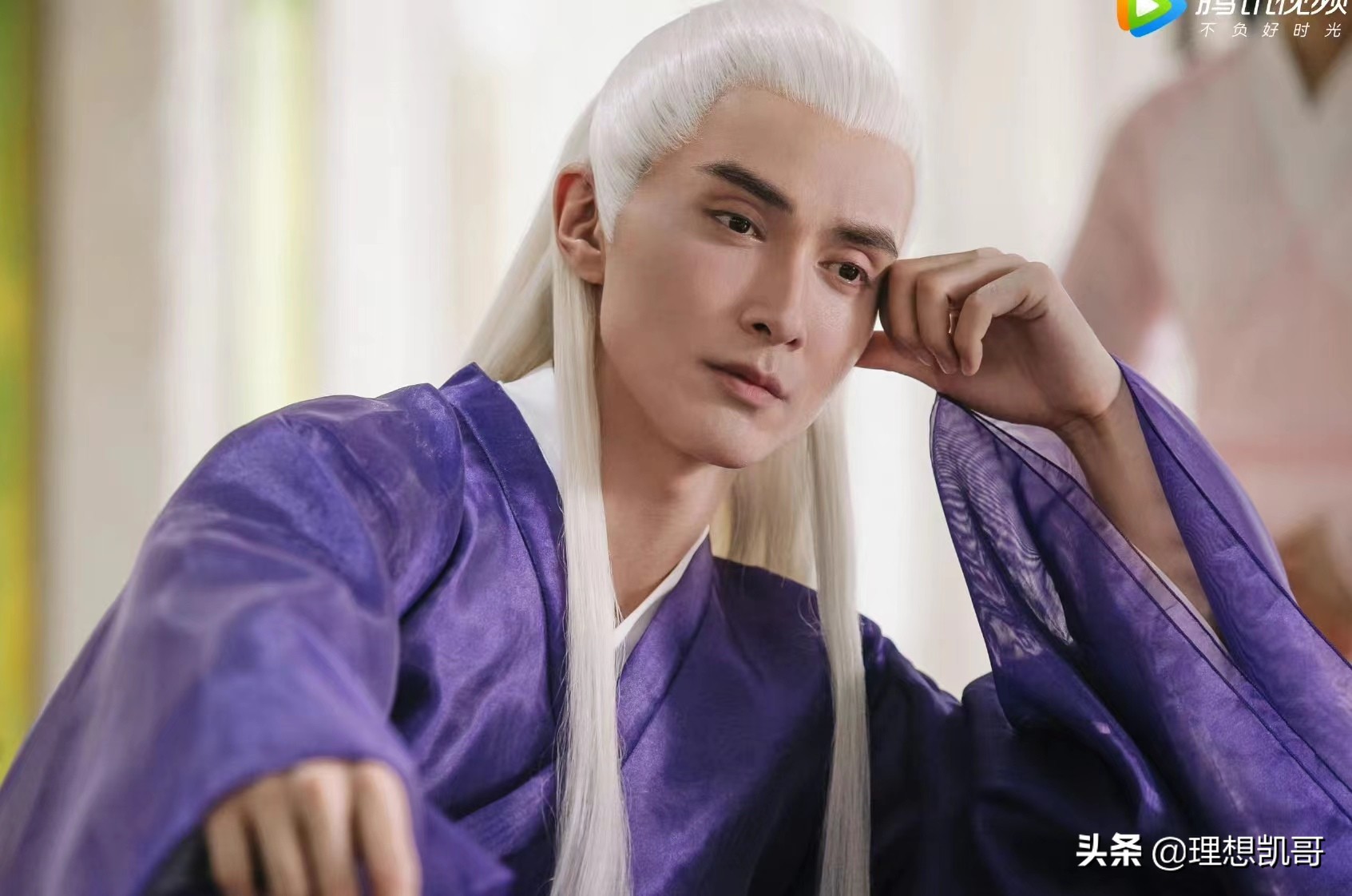 《三生三世枕上书》，青丘白凤九和东华帝君！三生三世纠葛