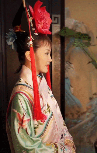 王艳宣布复出，25年豪门结婚到底给了她什么。