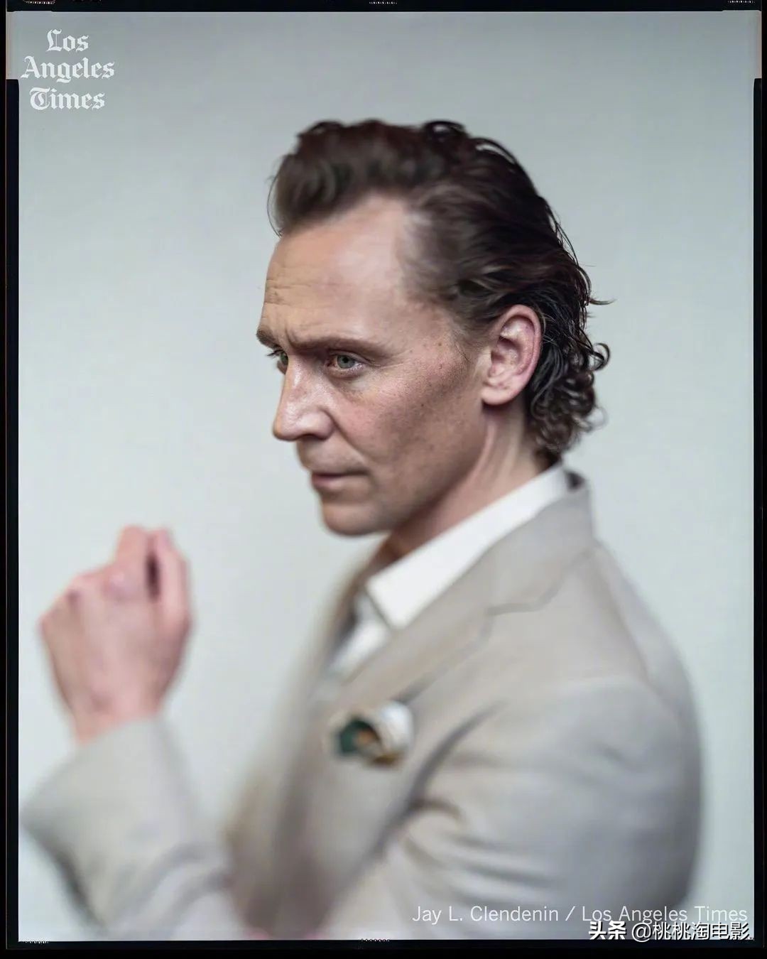 英伦绅士汤姆·希德勒斯顿时尚大片，质感型男深情款款