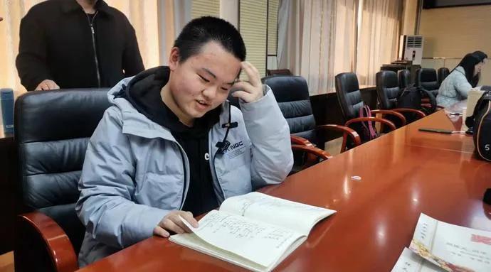 今年首位！合肥一中的高三邢浩天保送北大