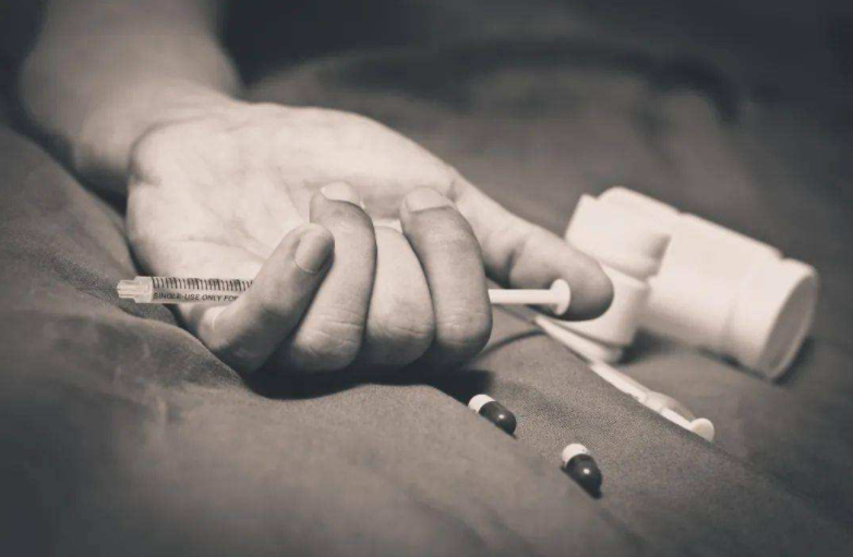 重庆一窍不通三姐妹长期贩毒，年薪60万招聘军师，他们经历了什么