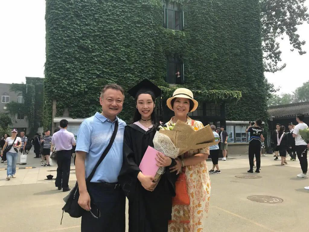 欧阳奋强情史录，一生只爱一个人，一生只想演一部戏