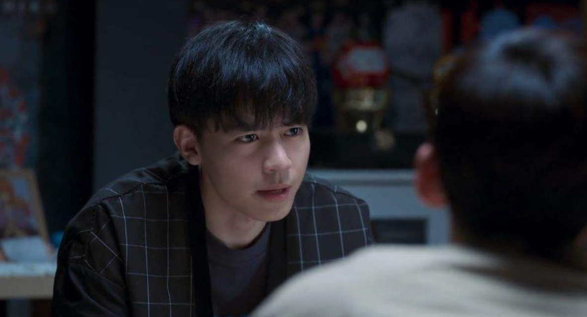 《开端》4对父母都有故事，爆炸案父母最极端，卢笛父亲是理想型