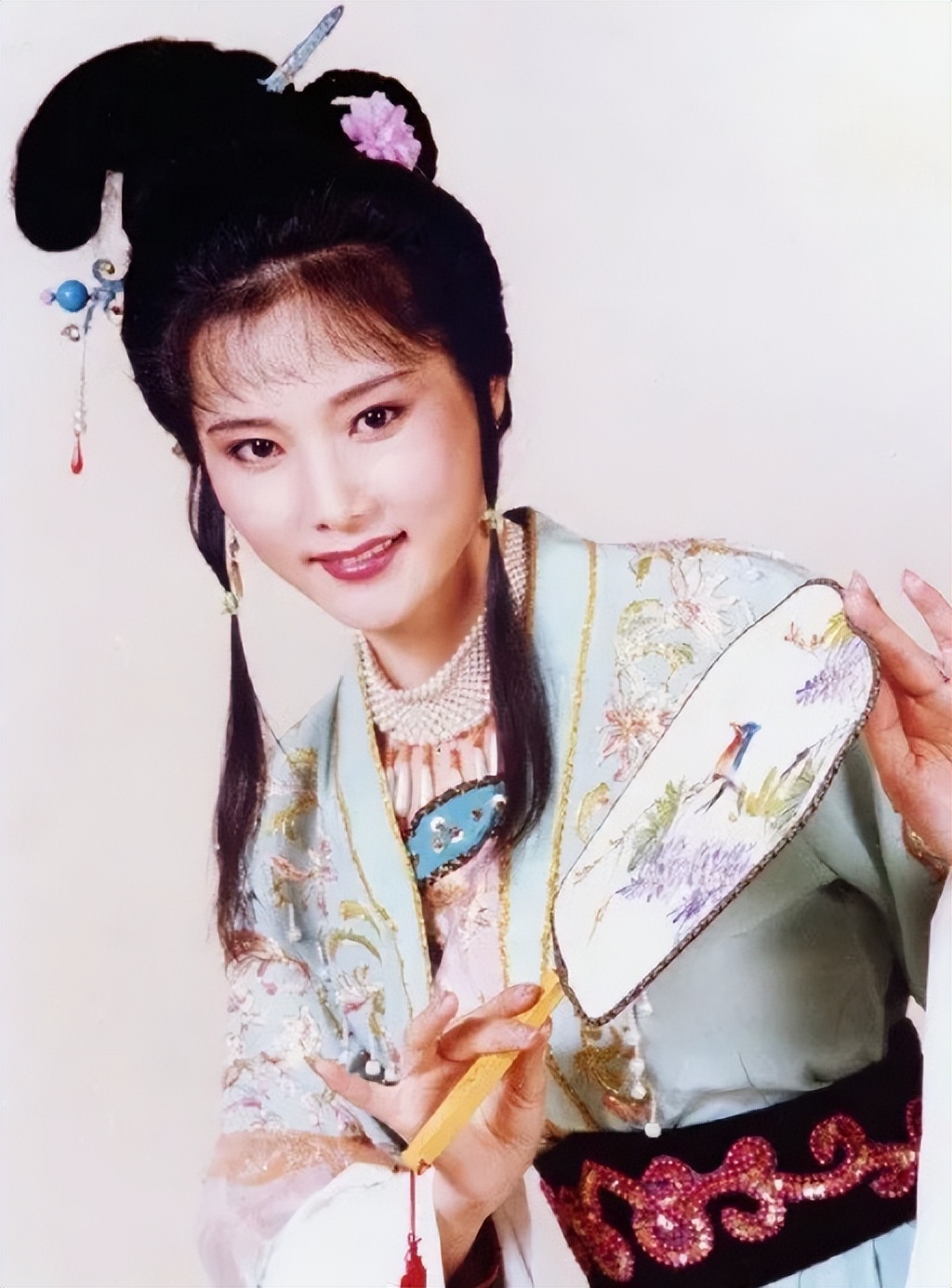 14位贤良的“妈妈专业户”女星，年轻时个顶个是美人坯子