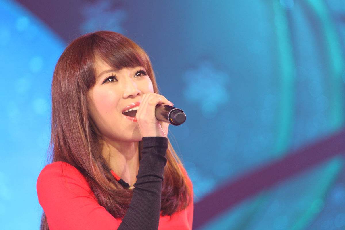 云朵:和师父刀郎情同父女,心系家乡四川,35岁未婚惹人疼