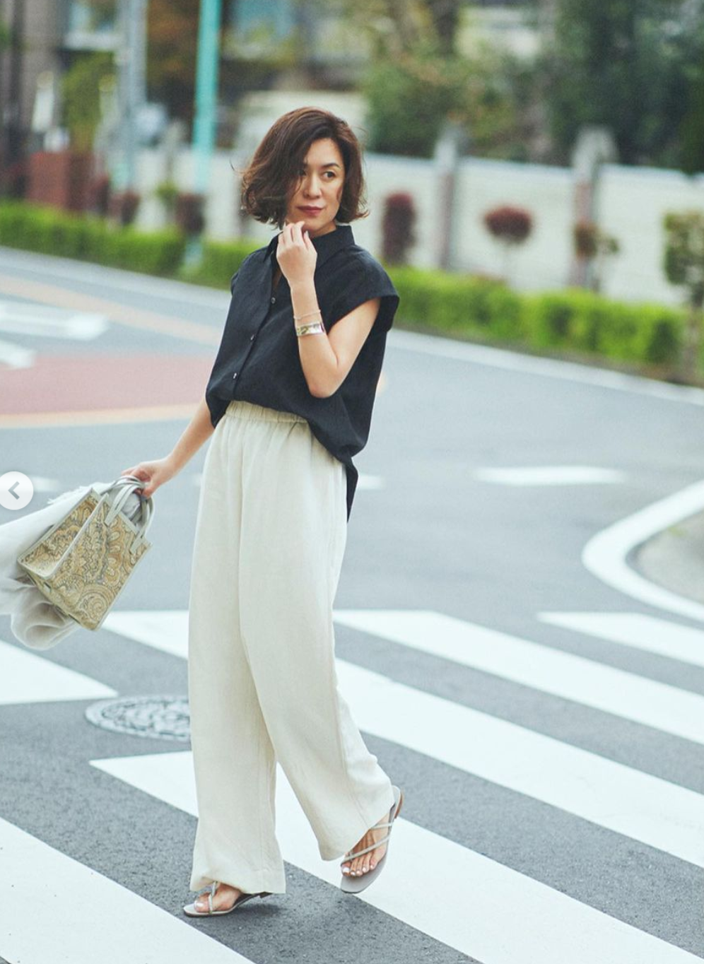 她們被稱日本大齡女性穿搭典范，從單品到發型精致細膩，盡顯氣質