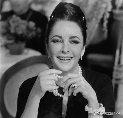 世界顶级珠宝品牌，曾霸屏美国珠宝界，他是天赋异禀的珠宝鬼才