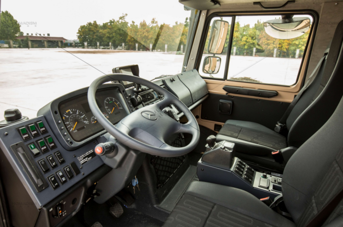 硬核越野房车PK，国产“越野之王”VS进口“越野传奇”（二）