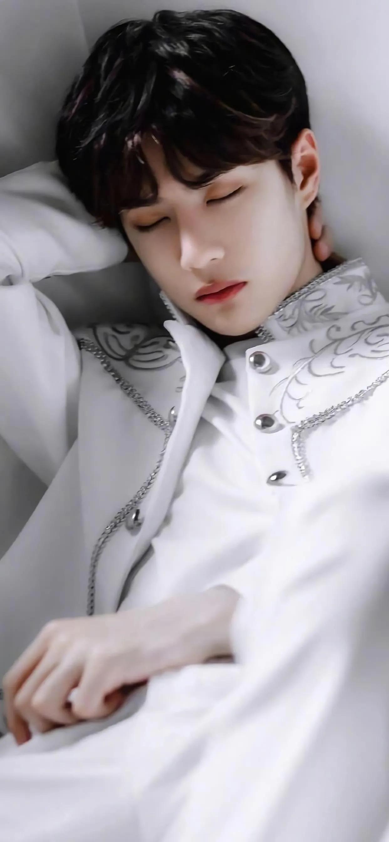 王一博的壁纸图片，你们最喜欢哪张呢