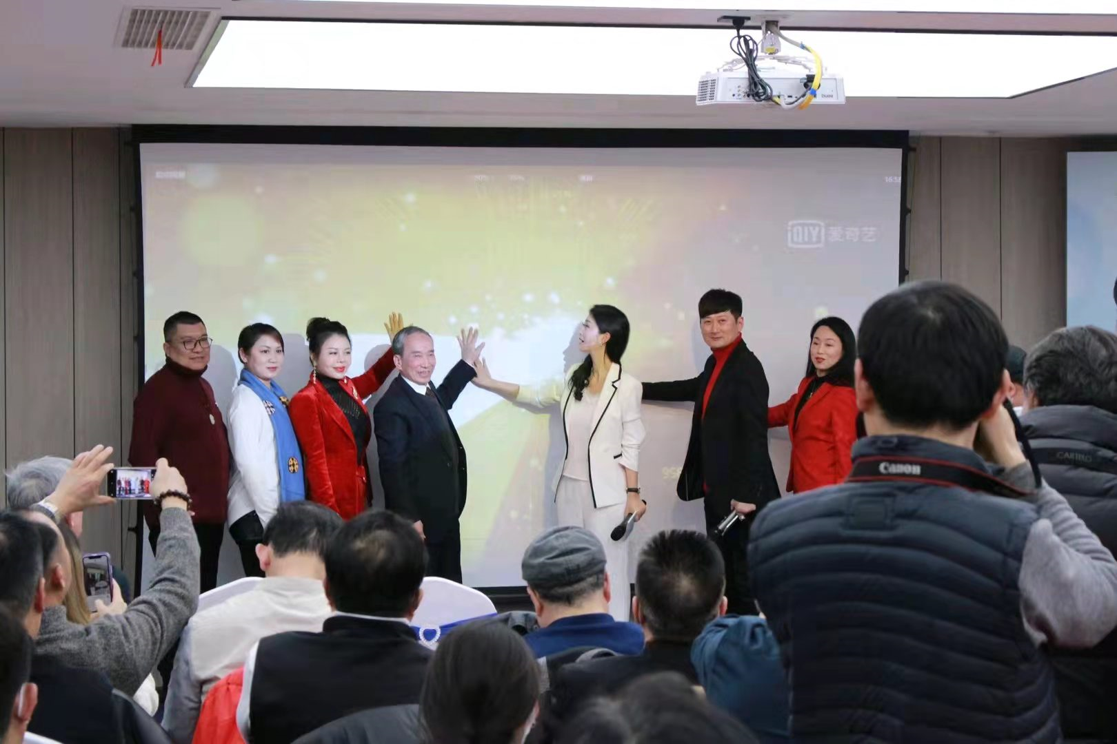 中国新闻传媒集团出席中华美魔江苏启动仪式暨姜蓉蓉新歌发布会