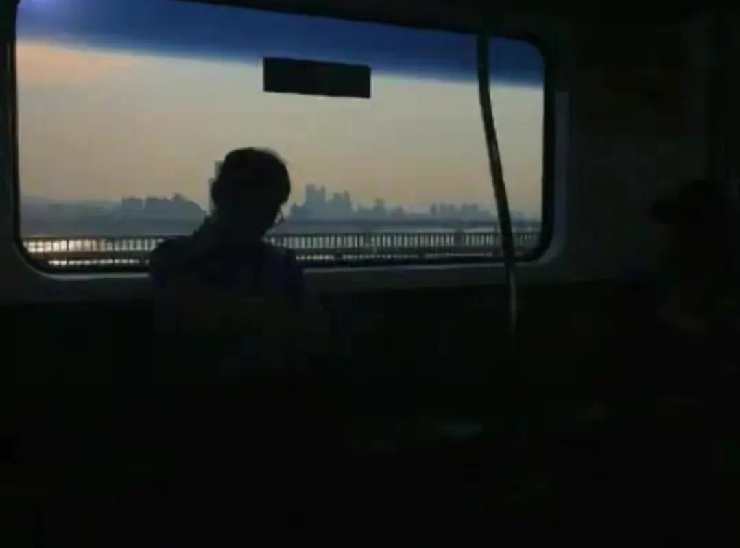 张爱玲式暗示两人分道扬镳的文案，看完潸然泪下