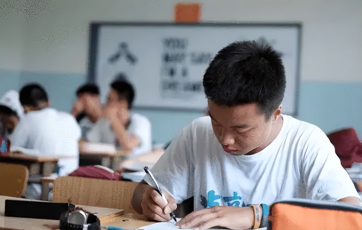 国内“百强大学”排行榜，北京上海高校居多，东北高校无缘前十