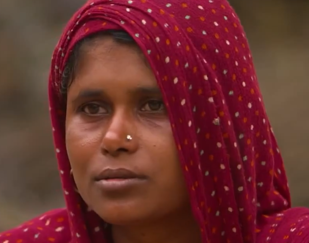 印度可恶的人贩子：把12岁少女孩，卖给70岁老头