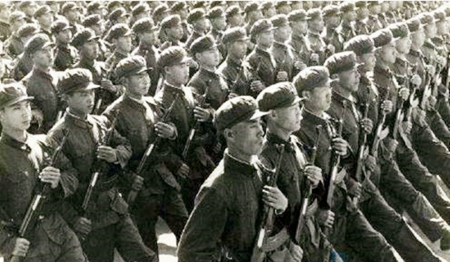 解放军42军：本被安排集体转业，却安然度过多次裁军，威震四方