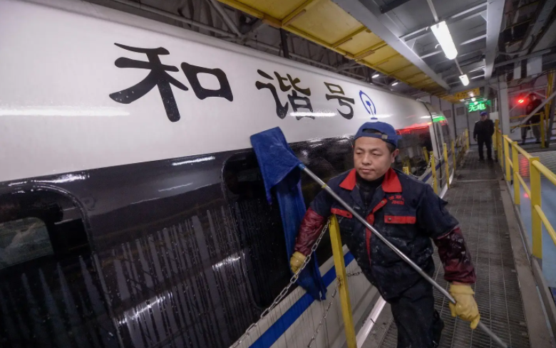 铁路局一职难求？这4个对口专业学生不要错过，上岗概率十拿九稳