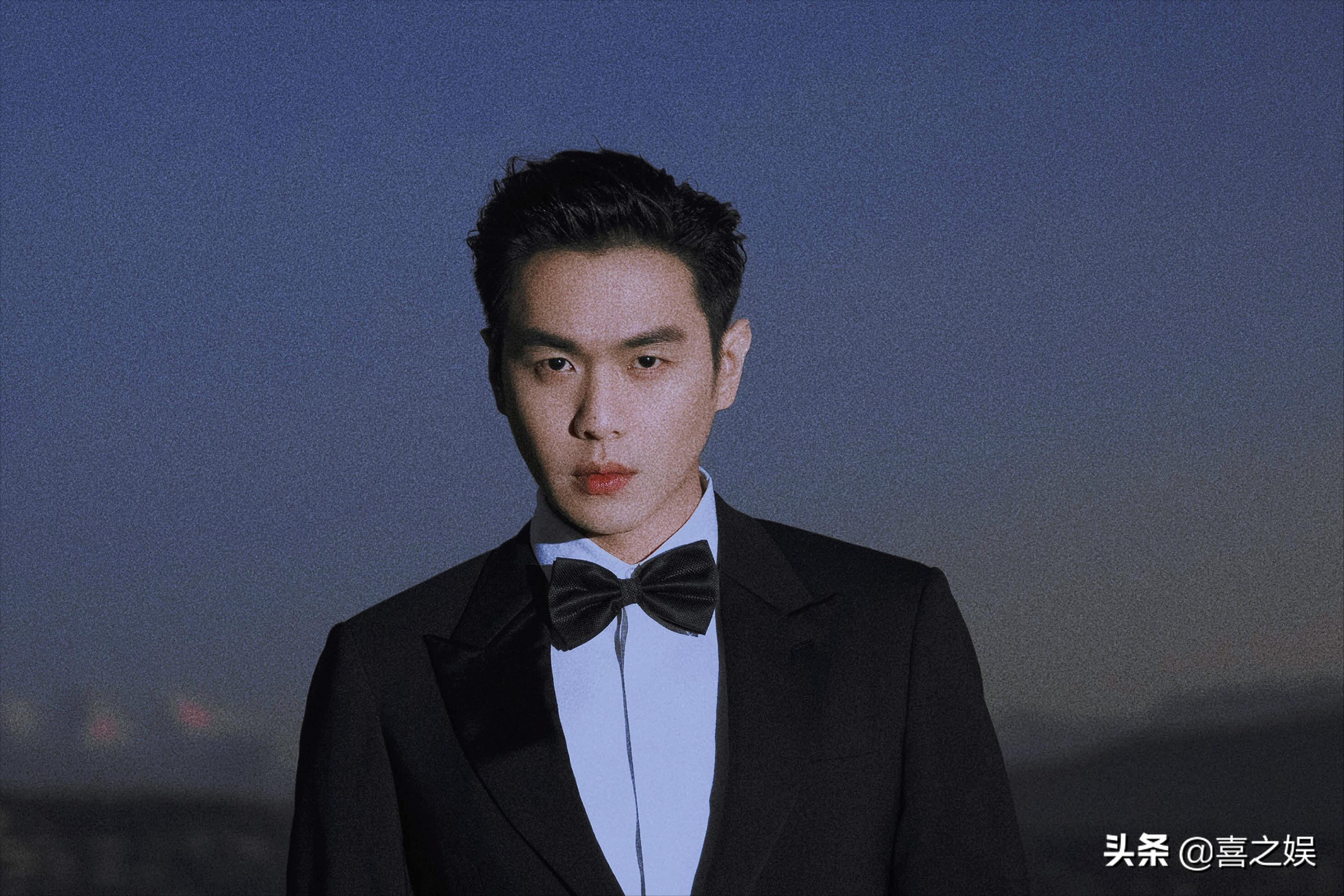 与唐艺昕一撞结缘，后妈比自己还小5岁，他的人生比你想得更精彩