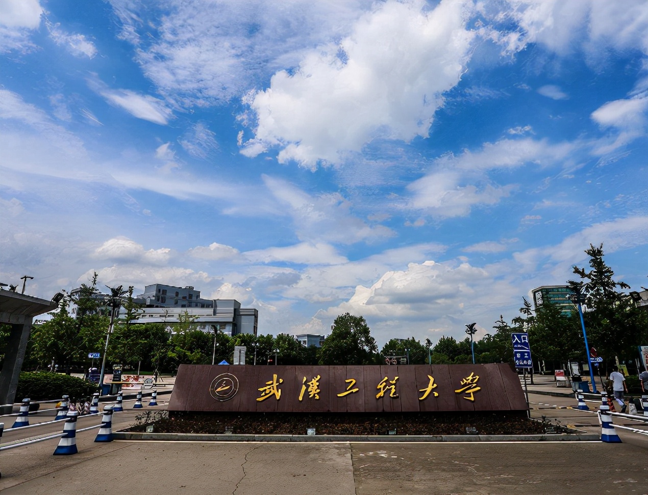 华为又签下3所高校，都是双非层次的院校，网友直呼是有个性选择