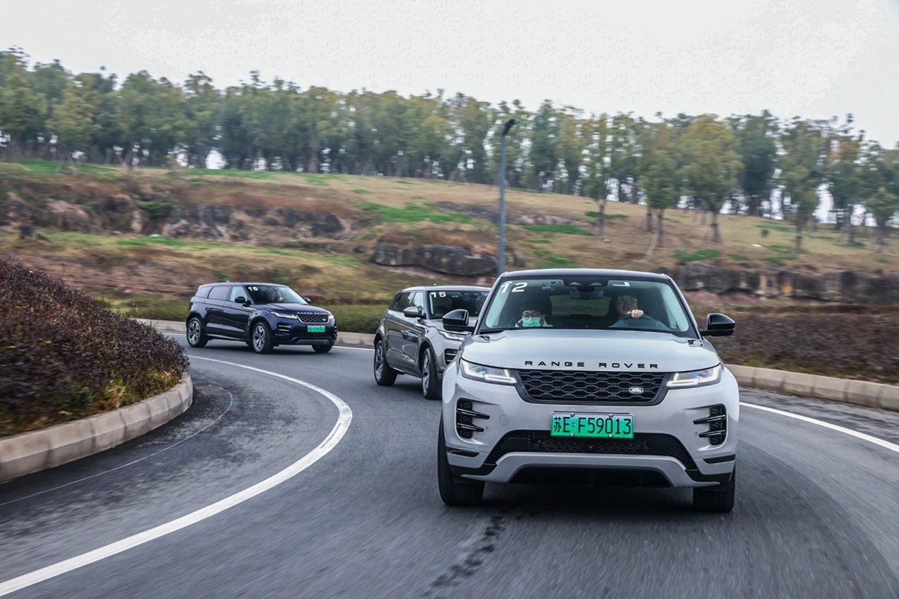 试驾全新揽胜极光L P300e：44万这个价，它值吗？