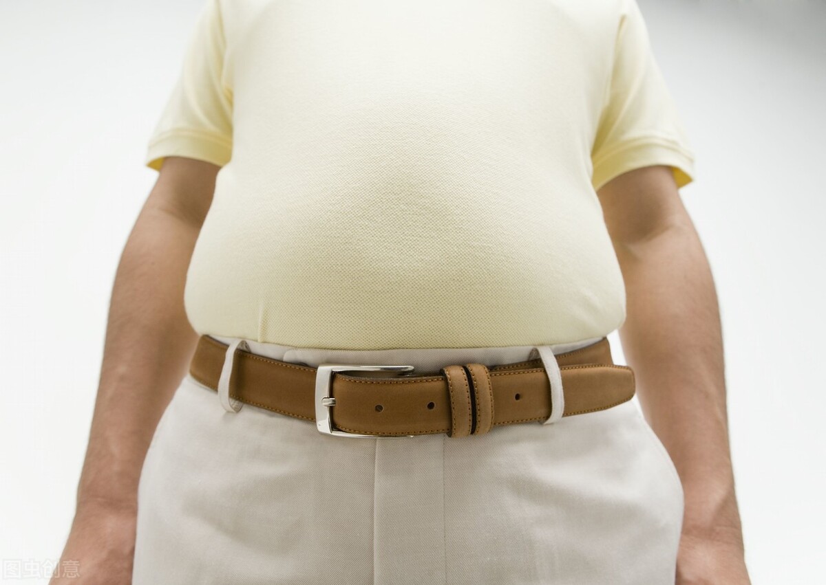 为什么老年人身上会长老年斑？医生建议做好4件事，可以有效改善