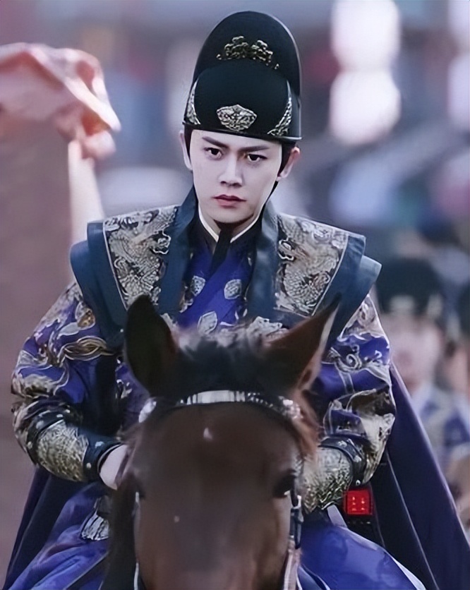 穿飞鱼服我只服这11位男星！穿上后个个化身为万人迷，霸气侧漏