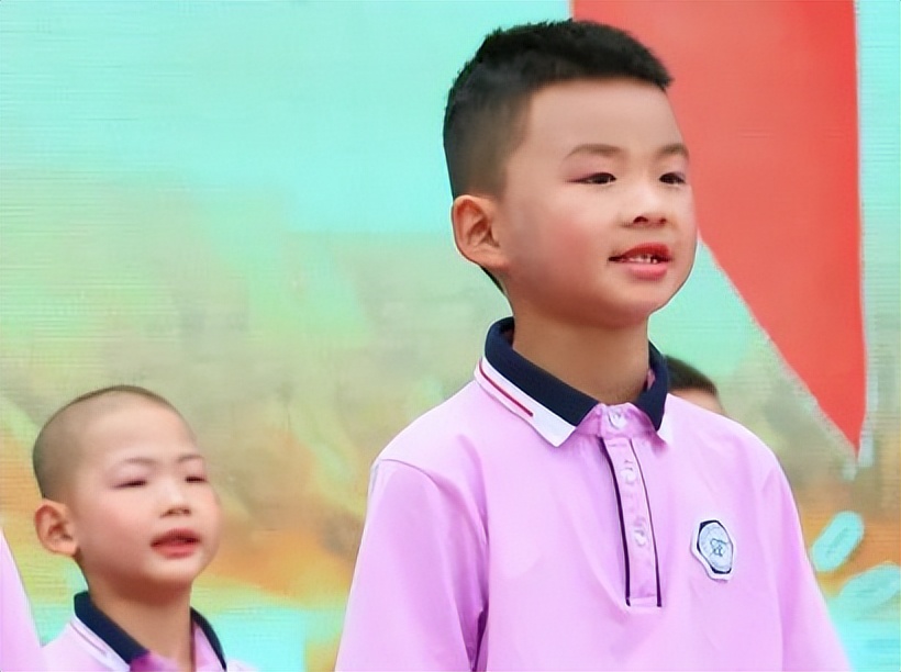 新小娃 ·争做接班人｜四川天府新区新兴小学举行第十四周升旗仪式