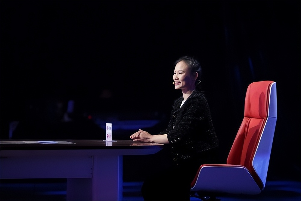 单亲瑜伽妈妈求职遭质疑，留守儿童难题谁来解决？