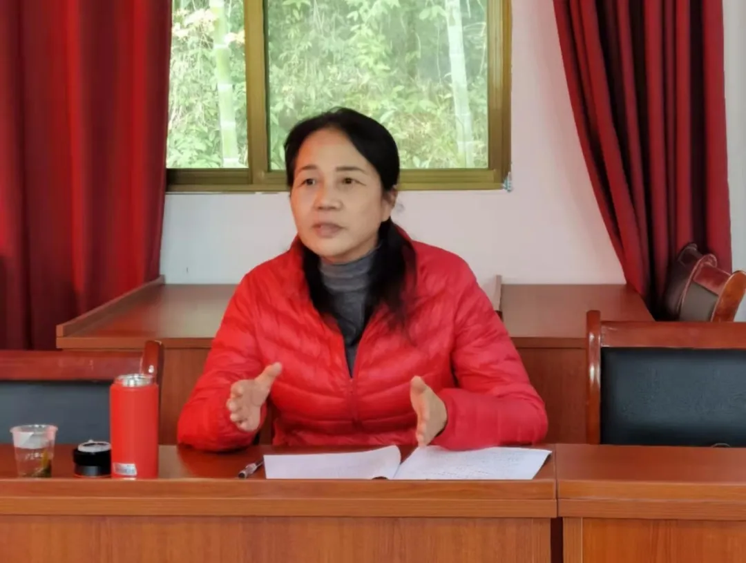 向建平赴乡村振兴联系点走访慰问困难群众