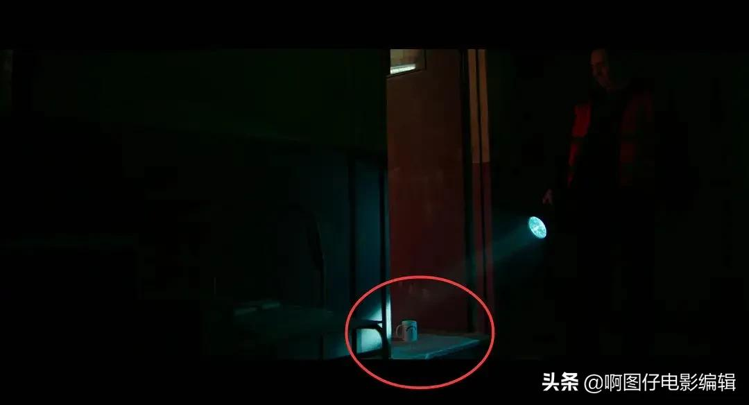 今天讲个《鬼故事》,英国最受欢迎的恐怖片.