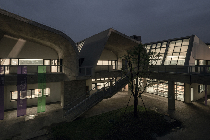 中国美术学院校考22日开始报名，2022年招生简章释放了哪些信息？