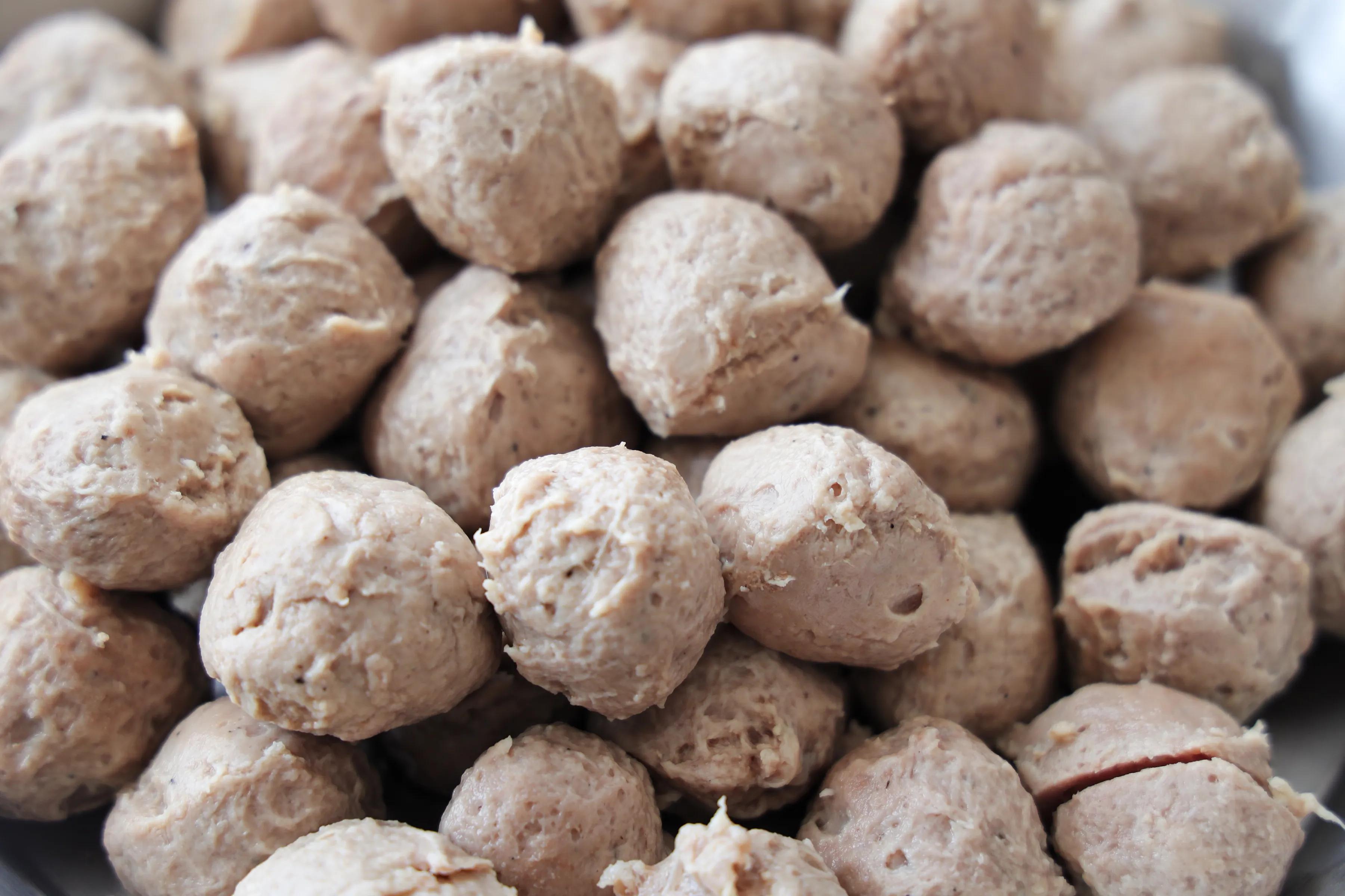 过年了，自制牛肉丸，Q弹有嚼劲，做汤涮火锅绝了，无添加更放心