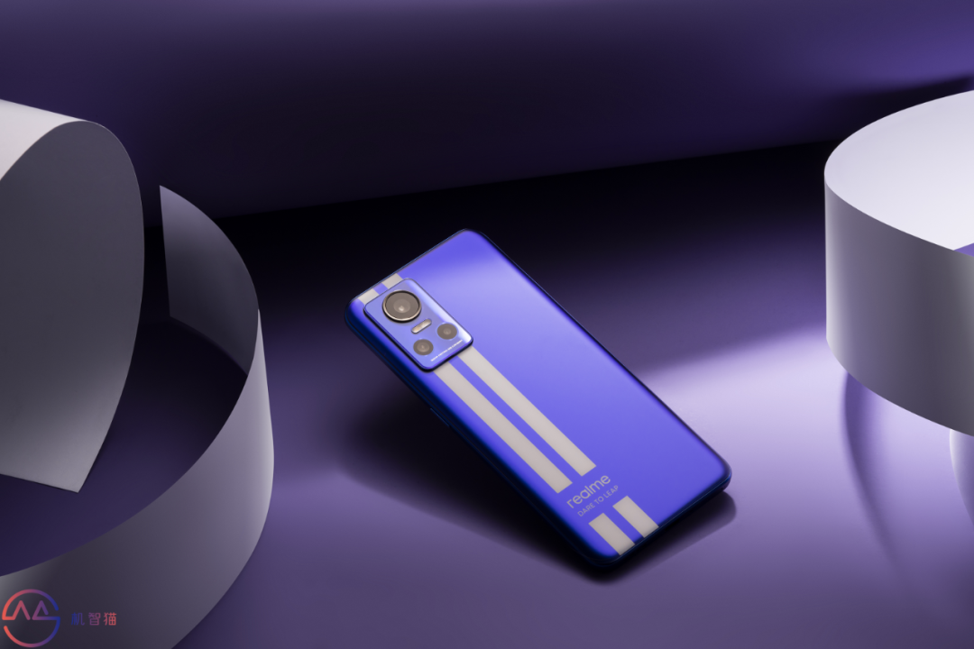 相对百瓦快充，我还是建议选择大电池手机