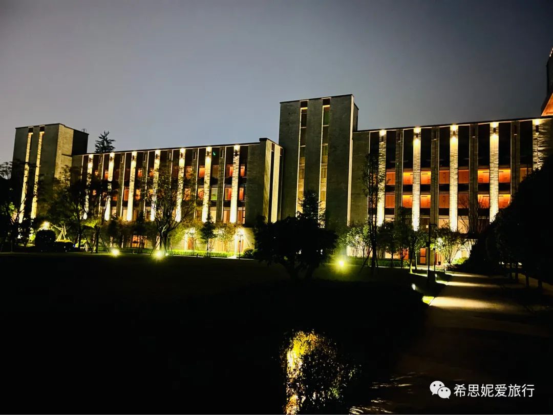 这间带温泉汤的大使套，四川地区万豪旗下，套房劵最佳使用地