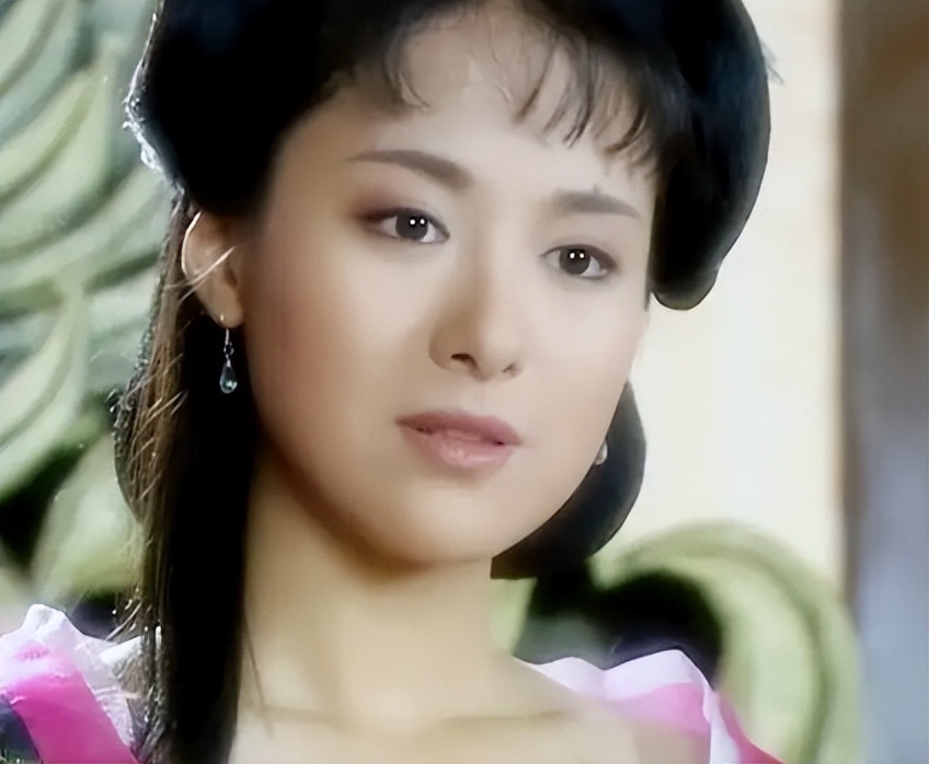 “歪瓜裂枣”别硬演公主，这9位女星告诉你，什么才叫金枝玉叶