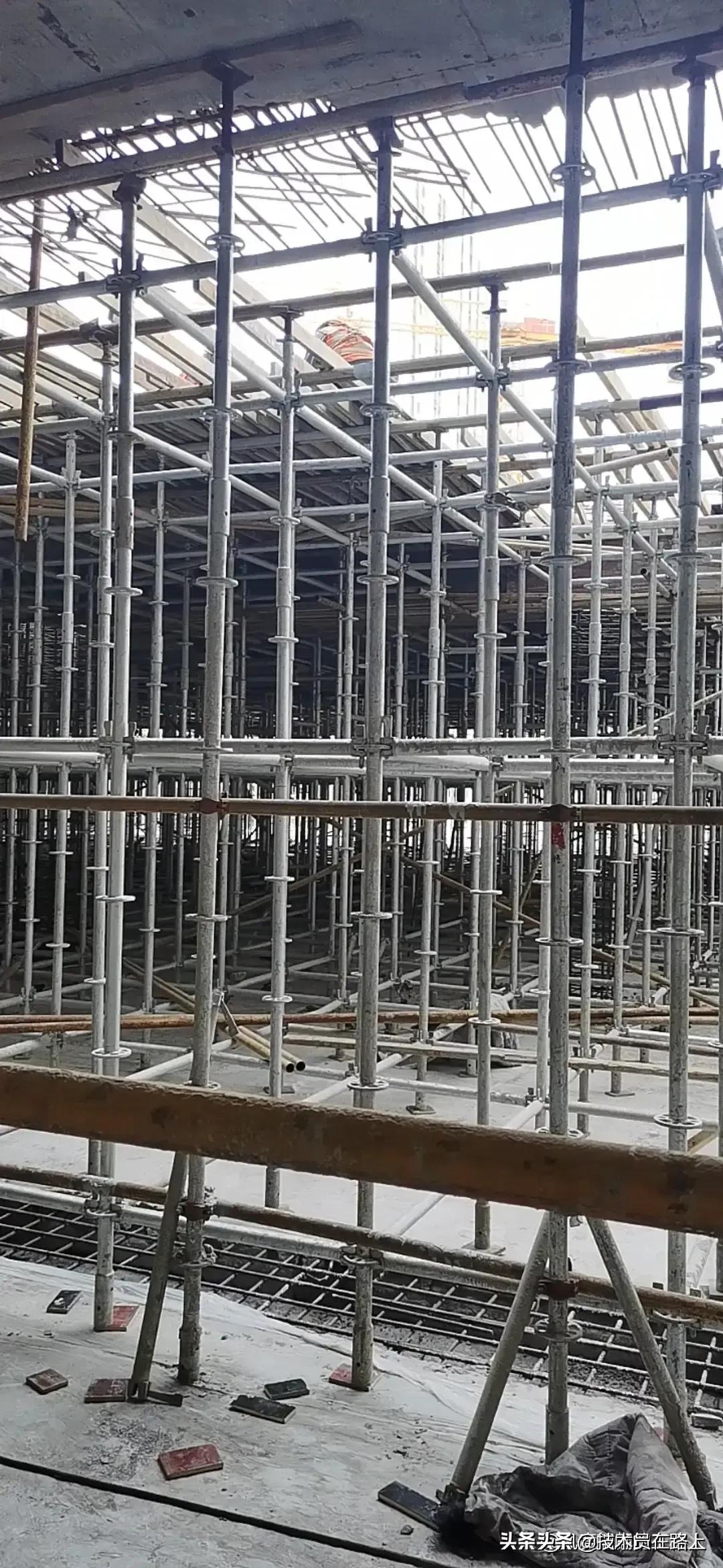 建筑地基基础工程施工质量验收规范（模板工程施工现场检查与验收）