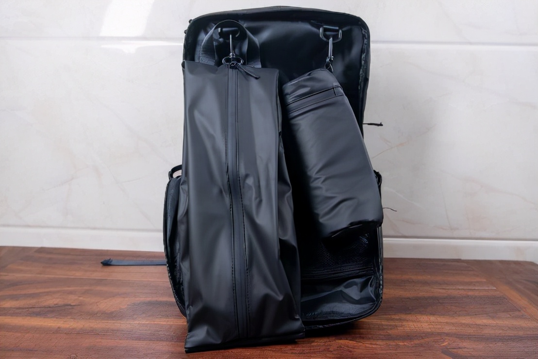 颜值与空间兼得，好看又能装，光影行星宙斯双肩包体验