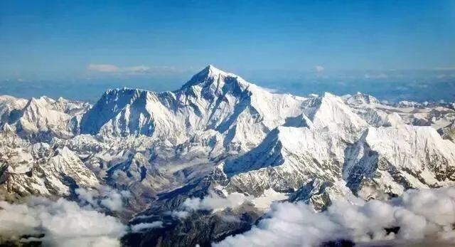 为什么地球上没有超过一万米的山峰