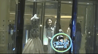 恭喜！李亚鹏宣布结婚生子，晒出跟妻子海哈金喜合影，甜蜜告白