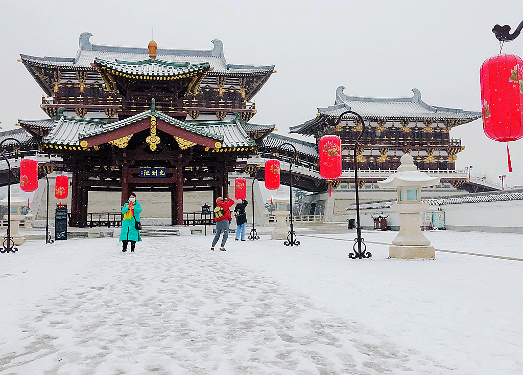 雪游九洲池