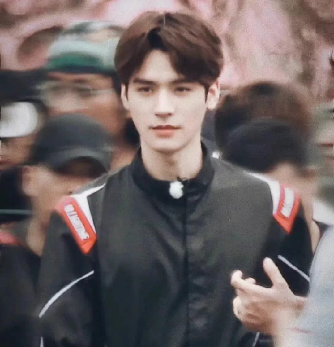 今日娱乐八卦 王源 杨幂韩东君 龚俊 井柏然刘雯 黄晓明 古天乐 肖战 杨洋