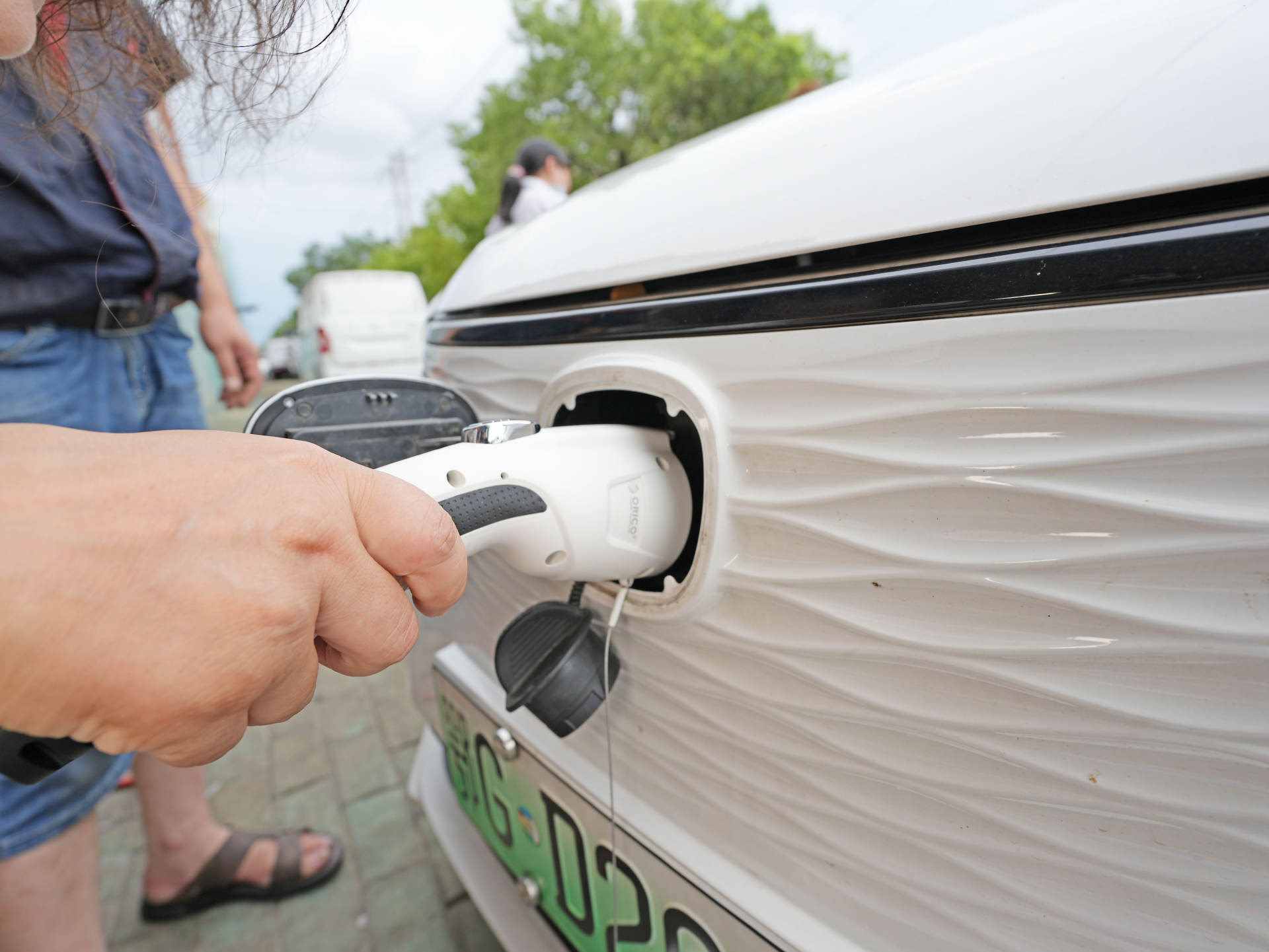 什么样的便携式电动汽车充电枪，才能真正满足使用需求呢
