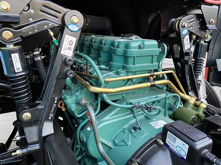 解放青汽國六JK6平板運(yùn)輸車，工程機(jī)械運(yùn)輸無憂